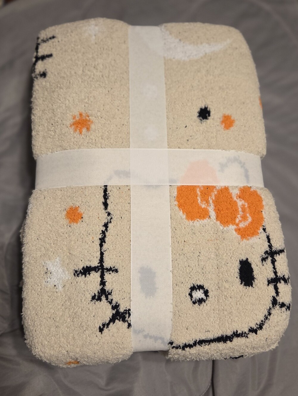 BNWT Sanrio Hello Kitty Celestial Star & Moons Feather Knit Throw Exclusive